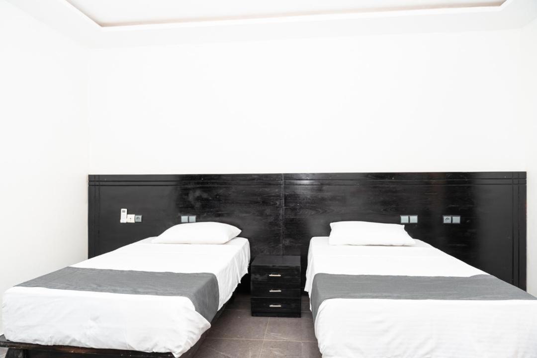 Airport Inn Hotel Λομέ Εξωτερικό φωτογραφία