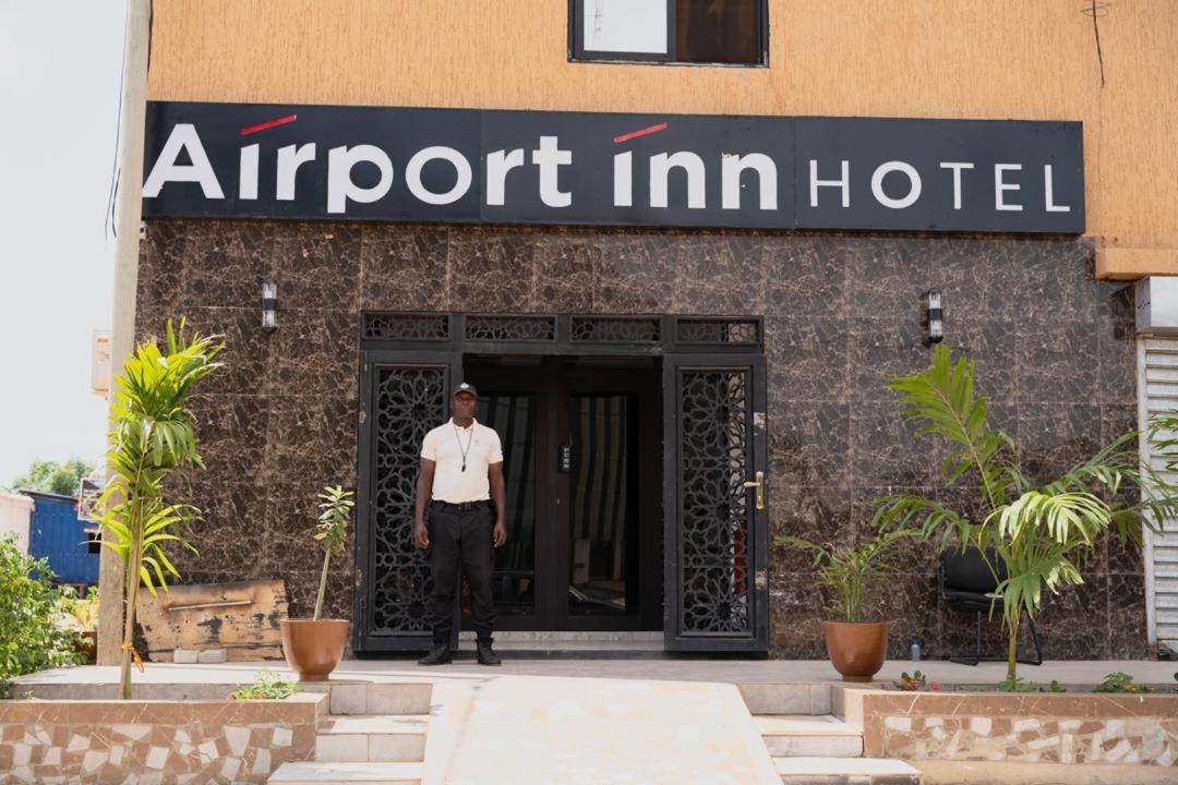 Airport Inn Hotel Λομέ Εξωτερικό φωτογραφία
